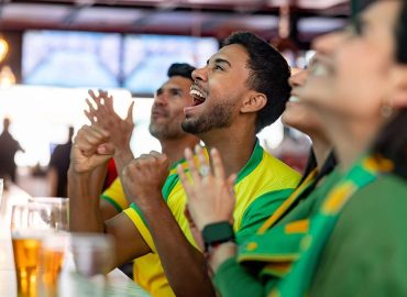 Restaurants Implement Automatic Gratuities Amid World Cup Influx