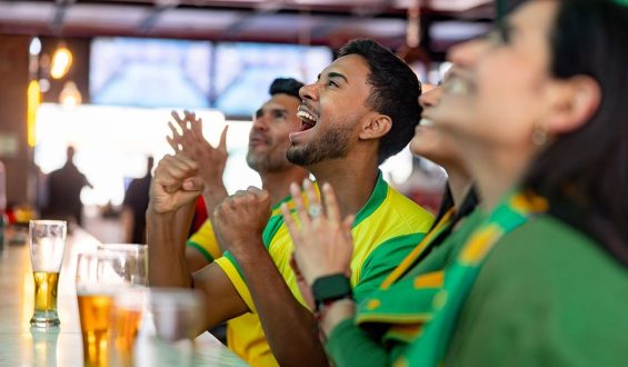 Restaurants Implement Automatic Gratuities Amid World Cup Influx