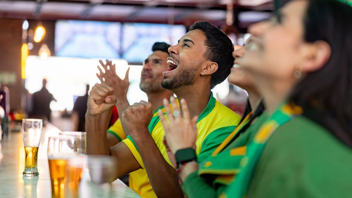 Restaurants Implement Automatic Gratuities Amid World Cup Influx