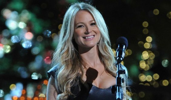 Jewel’s Transformation: From Homelessness to Musical Success
