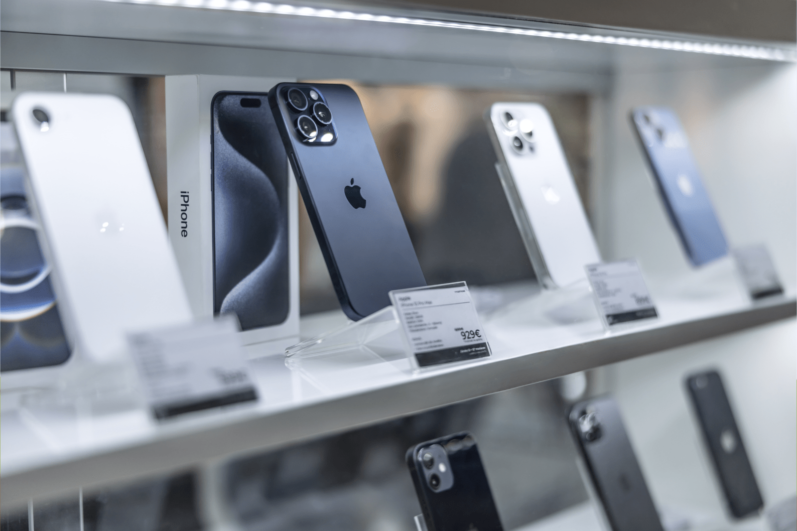 Impact of AI on Smartphone Prices: An Industry Challenge