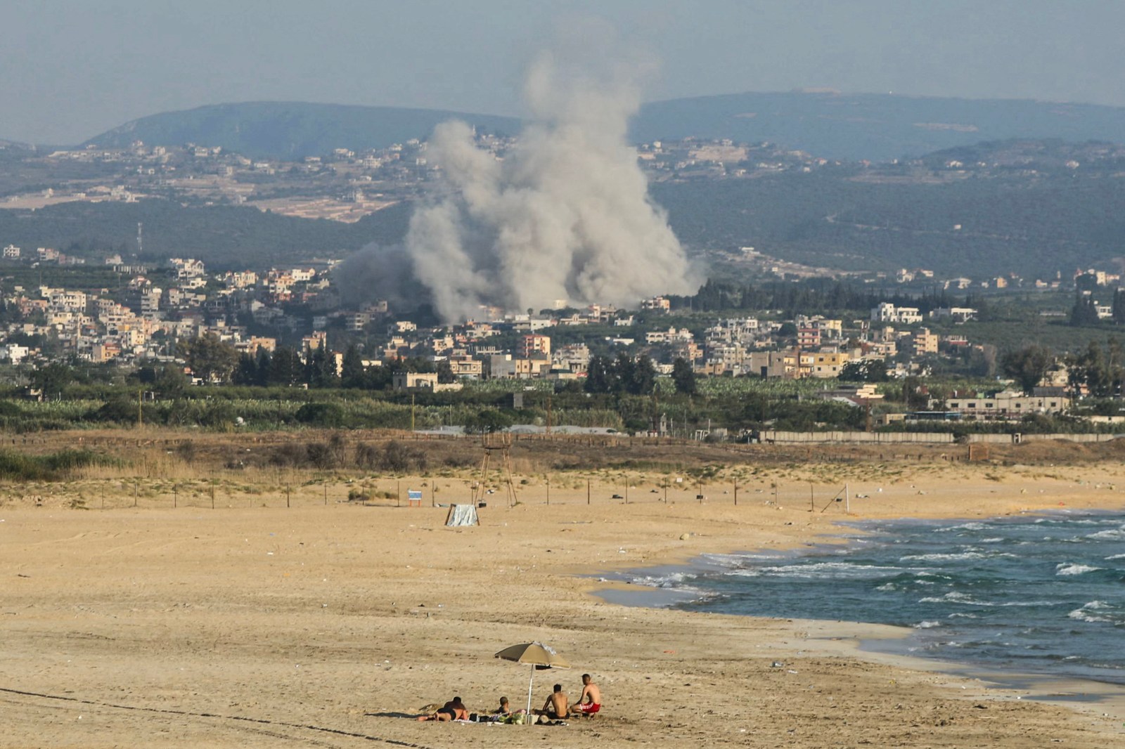 Escalating Conflict as Israeli Airstrikes Target Tyre in Lebanon