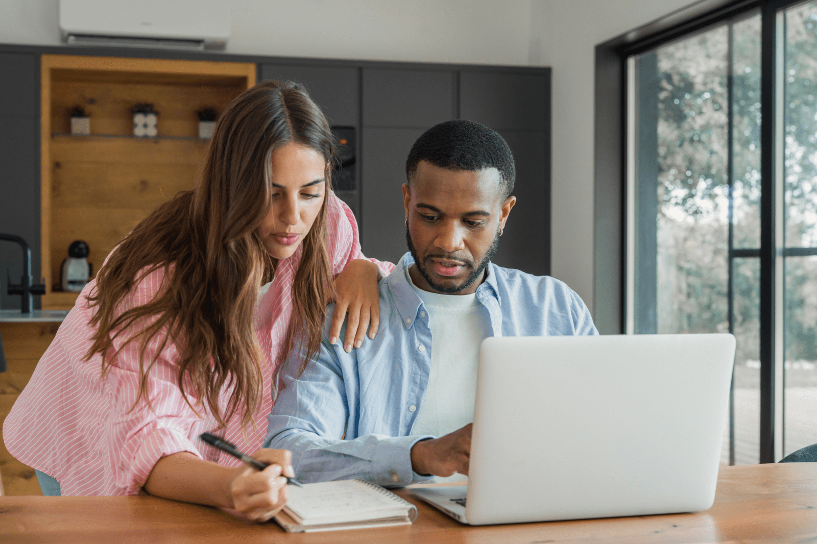 Navigating Wedding Guest List Challenges with Clarity and Grace
