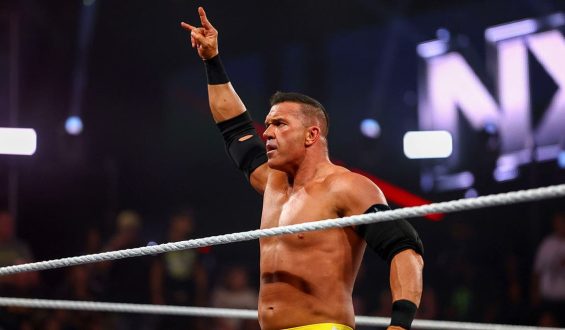 Cedric Alexander’s Dramatic Defense in Ultimate X Match