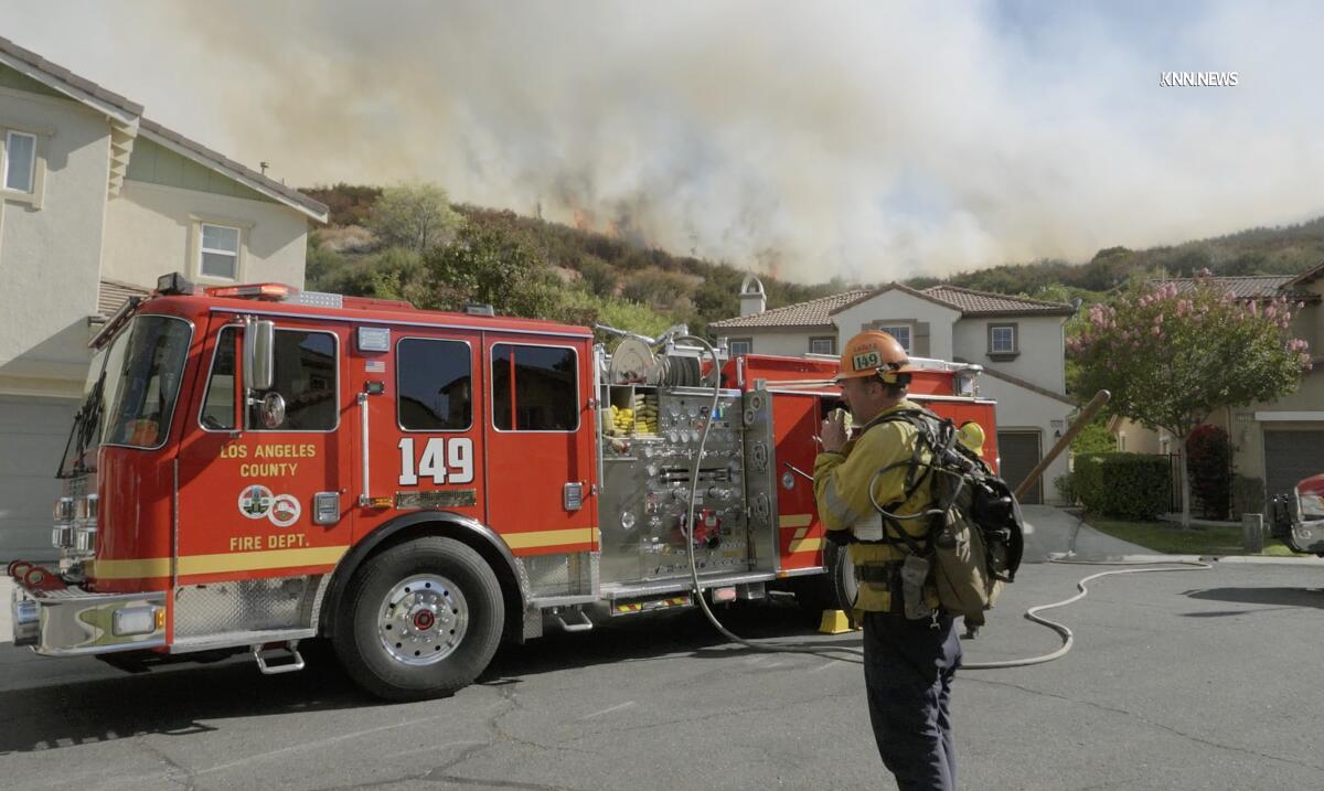 Fast-Moving Wildfire Threatens Homes in Santa Clarita Valley