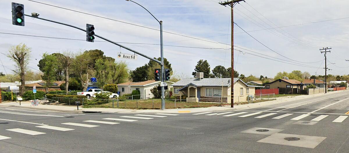 L.A. County Deputies Respond to Pit Bull Attack