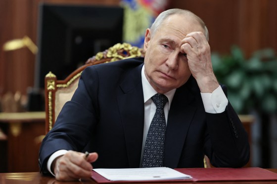 Signs of Strain Among Putin’s Former Supporters