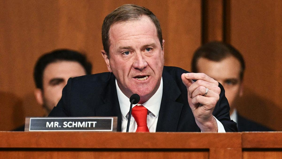 Sen. Schmitt Sounds Alarm on Birthright Citizenship Decision