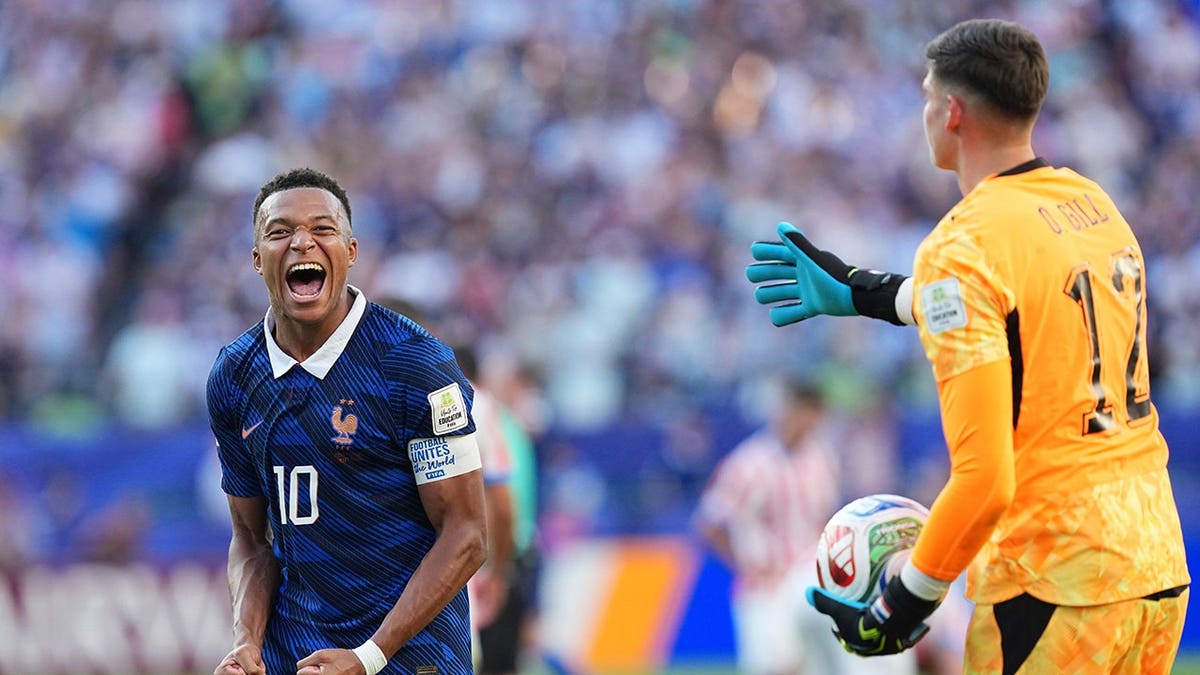 Kylian Mbappé Faces Tense Moment with Paraguay Goalkeeper