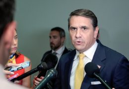 EE.UU. Investiga Denuncias en Distritos Escolares de Denver y Washington