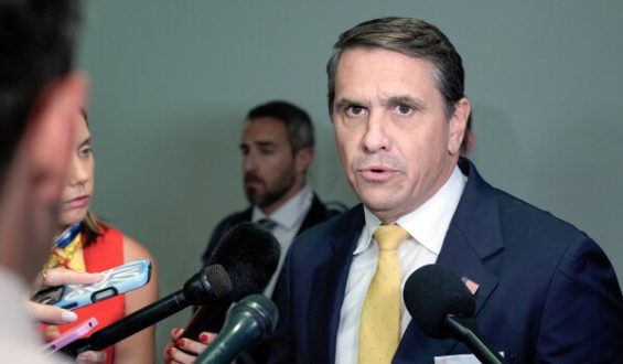 EE.UU. Investiga Denuncias en Distritos Escolares de Denver y Washington