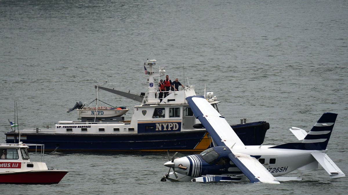 Eight Rescued After Seaplane Makes Hard Landing in East River