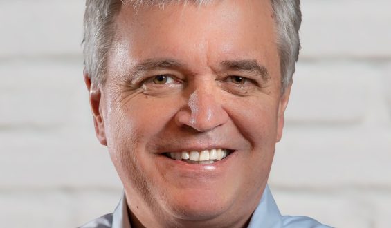 Cracker Barrel Appoints David Deno as New CEO Amidst Challenges