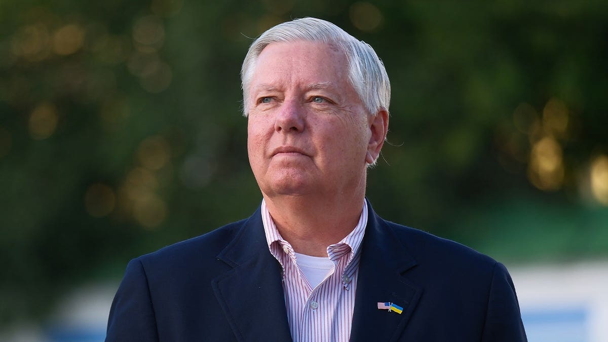 Senators Discuss Bipartisan Russia Sanctions Bill and Honor Lindsey Graham’s Legacy