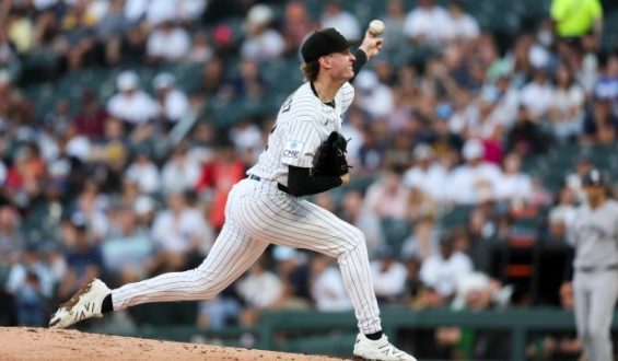 Yankees Rally to Defeat White Sox Despite Early Lead