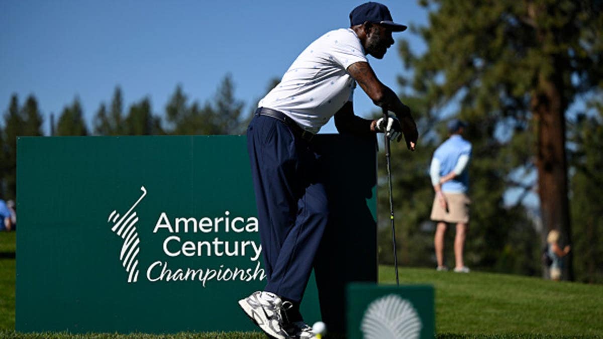 Jerry Rice Reacts to Heckler at Golf Tournament