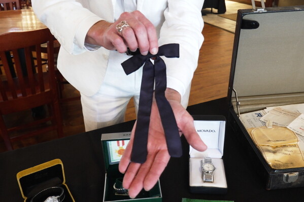 Auction Features KFC Founder Colonel Sanders’ Memorabilia