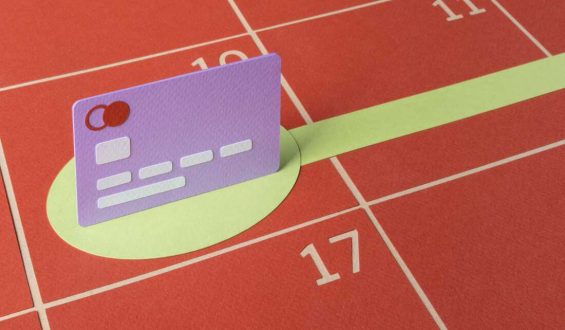 Strategies to Manage Credit Card Debt While Building Savings