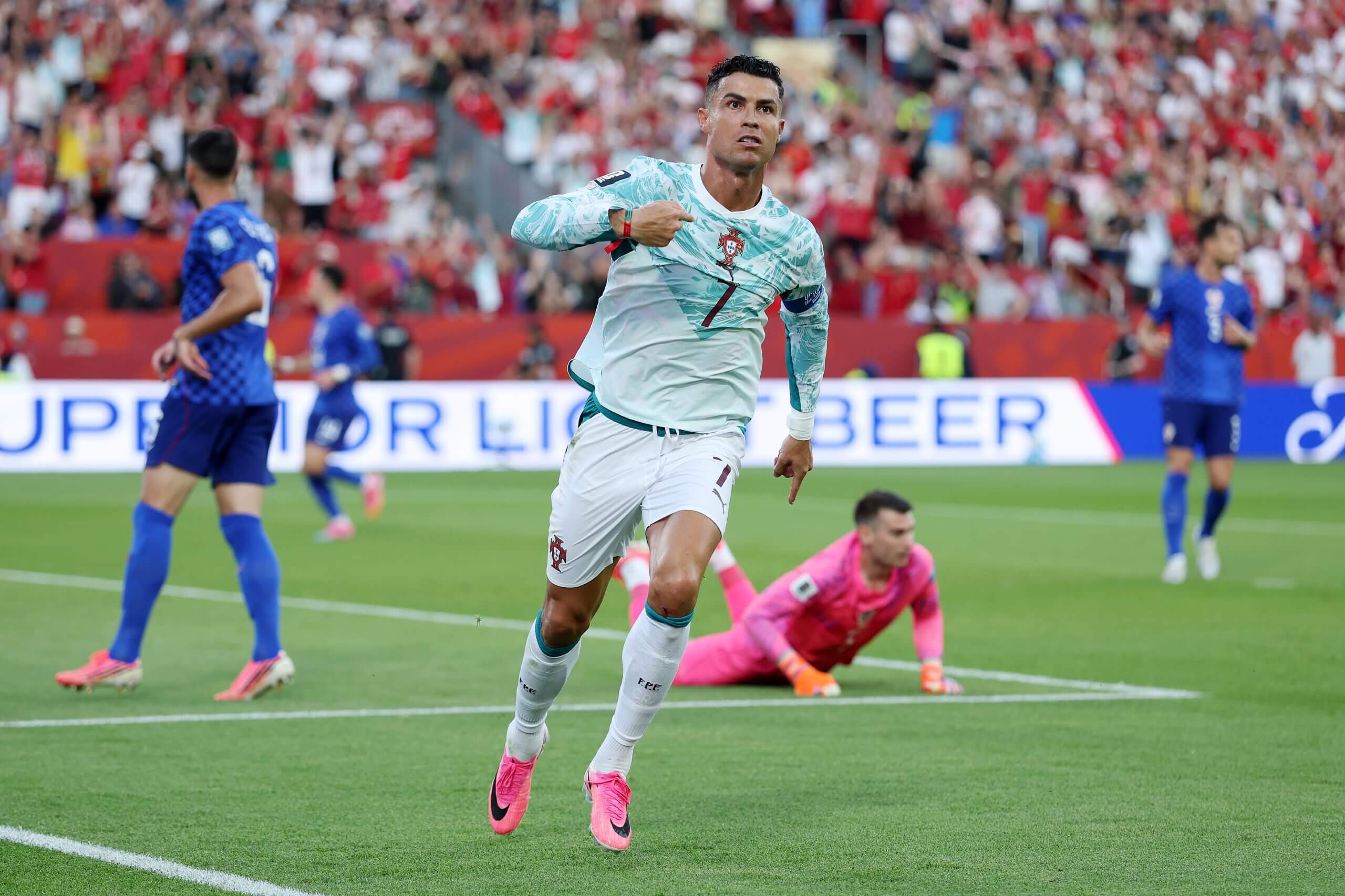 Lamine Yamal and Cristiano Ronaldo: A Clash of Football Egos