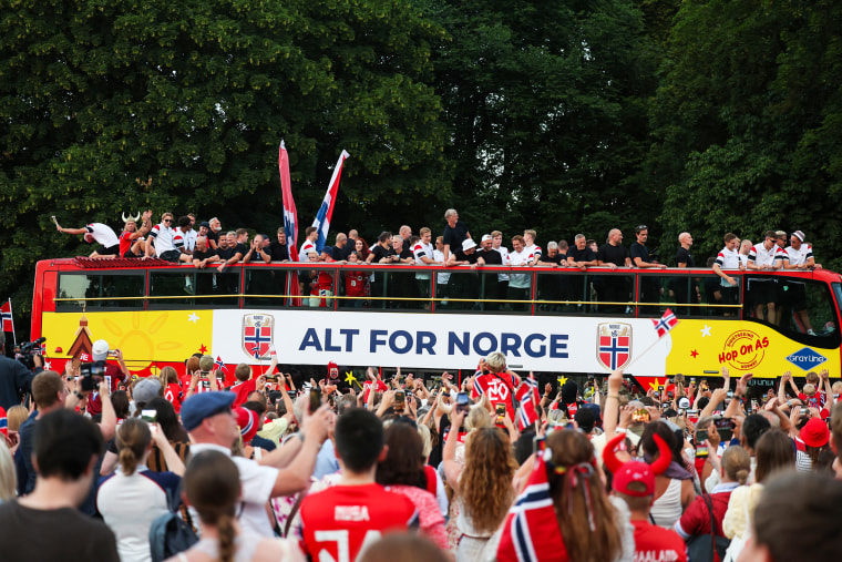 Oslo Celebrates Norway’s National Soccer Team Despite World Cup Exit
