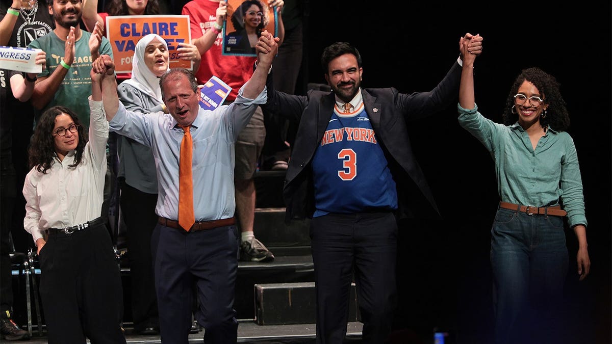 Jon Stewart’s Podcast: A Conversation with NYC Mayor Zohran Mamdani