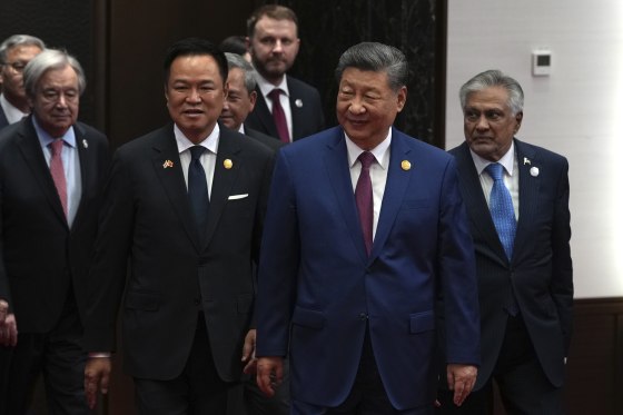 China Calls for Global AI Collaboration Amidst Innovation and Security Concerns
