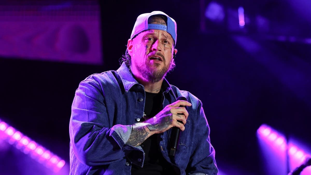 Jelly Roll Addresses Stress Eating Amid Divorce
