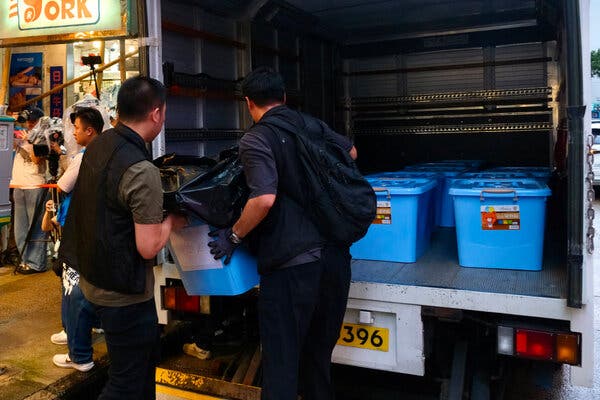 Crackdown on Hong Kong Bookstores Amid National Security Concerns