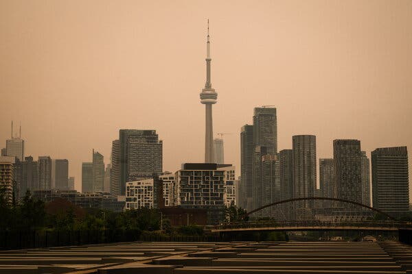 Toronto Experiences Poor Air Quality as Wildfire Smoke Travels Across Regions
