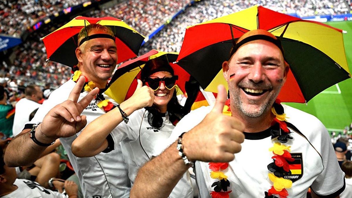 World Cup Visitors Discover American Culture