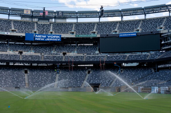 Tourists Discover Warm Welcome in America During World Cup