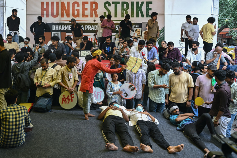 Police Transfer Activist to Hospital Amid Jantar Mantar Hunger Strike