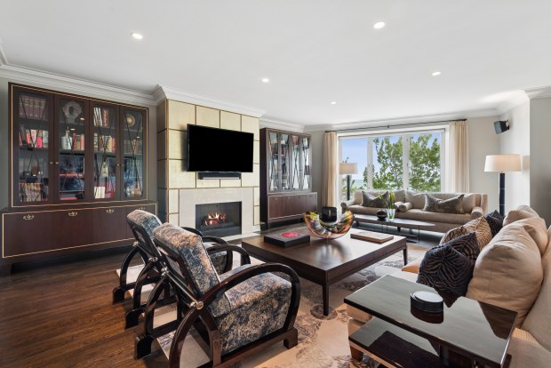 Stunning Five-Bedroom Home in Streeterville, Chicago