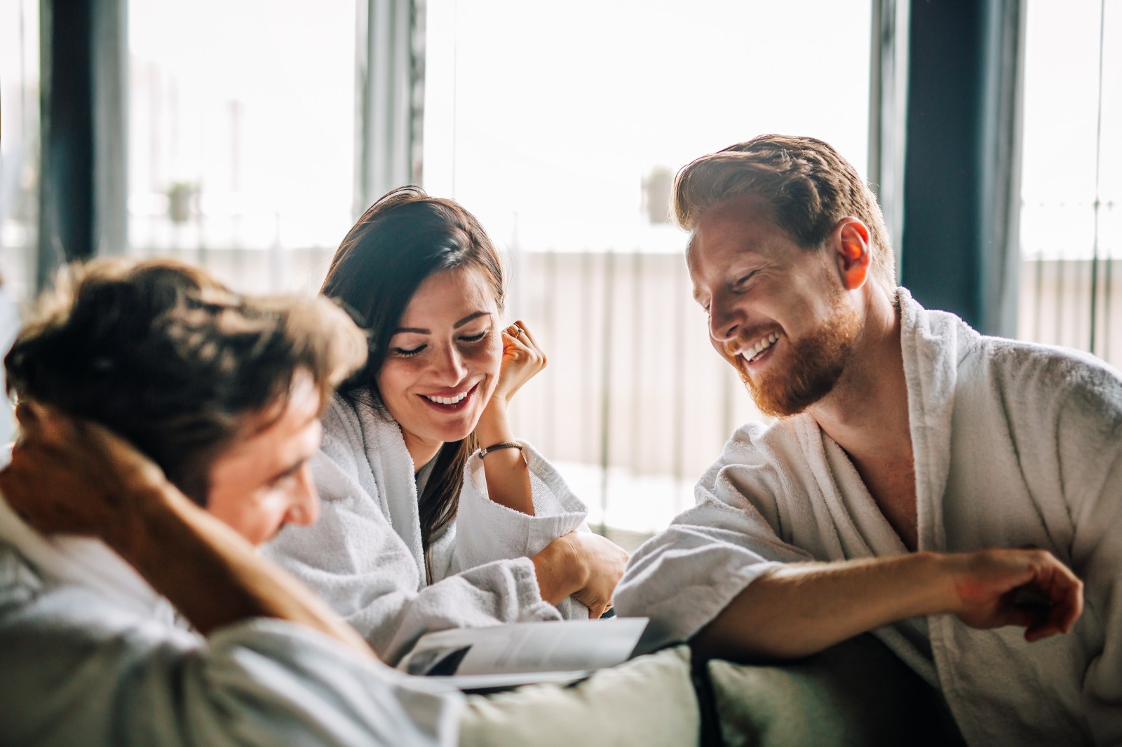Study Reveals Jealousy Dynamics in Non-Monogamous vs. Monogamous Relationships