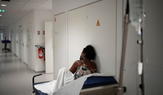 Adapting to Heat Waves in French Hospitals