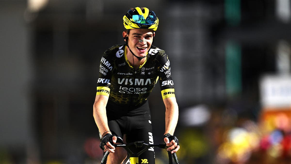Sepp Kuss Survives Dramatic Penultimate Stage in Tour de France