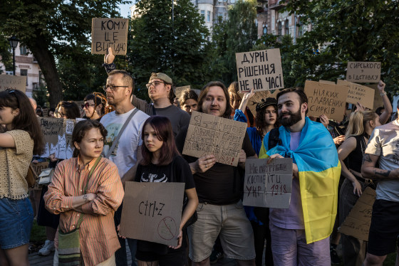 Ukraine Faces Political Turmoil Amid Leadership Dispute