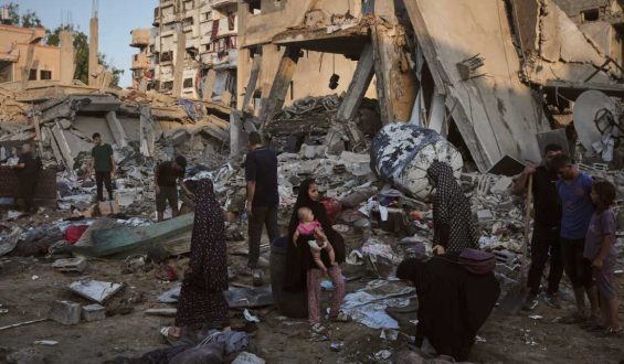 Trump Announces Gaza Withdrawal Deal Amid Ongoing Conflict