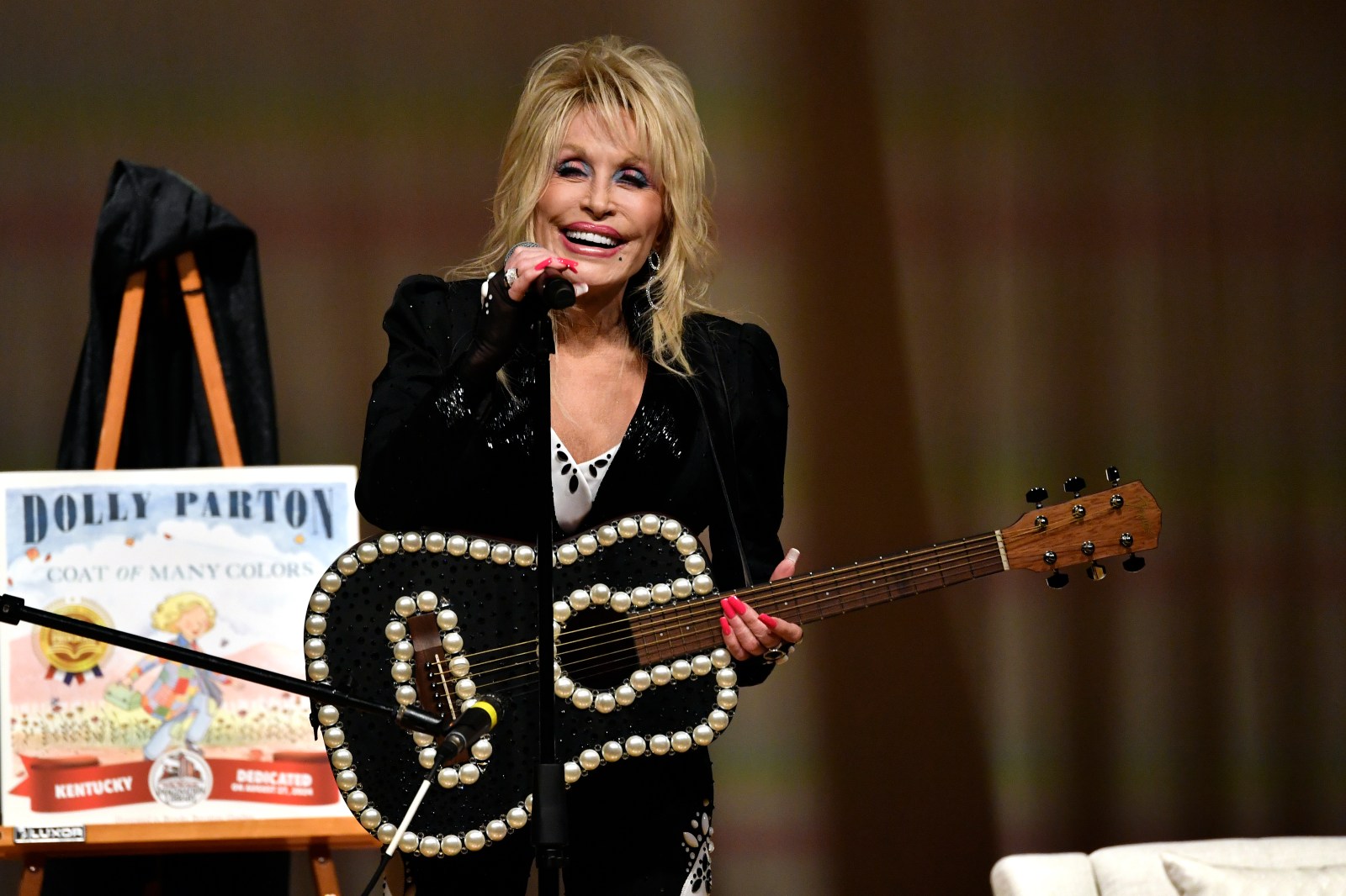 Dolly Parton’s Music Legacy and the Unreleased Dollywood Song