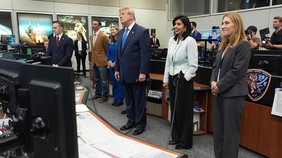 Trump Addresses Astronauts, Honors Artemis II Crew