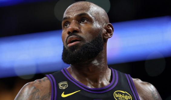 NBA Thanksgiving Eve Triple-Header Features LeBron James’ New Team