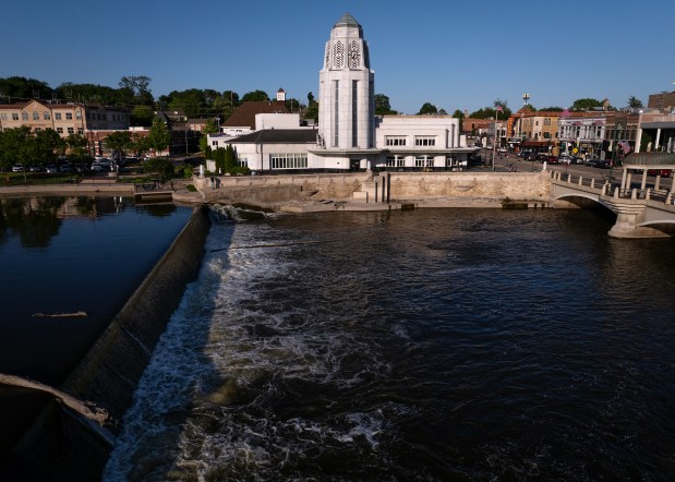 Fox River Dams: Community Concerns and Federal Delays