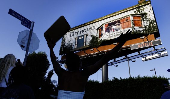 Unconventional Billboard Stunt Captivates Los Angeles