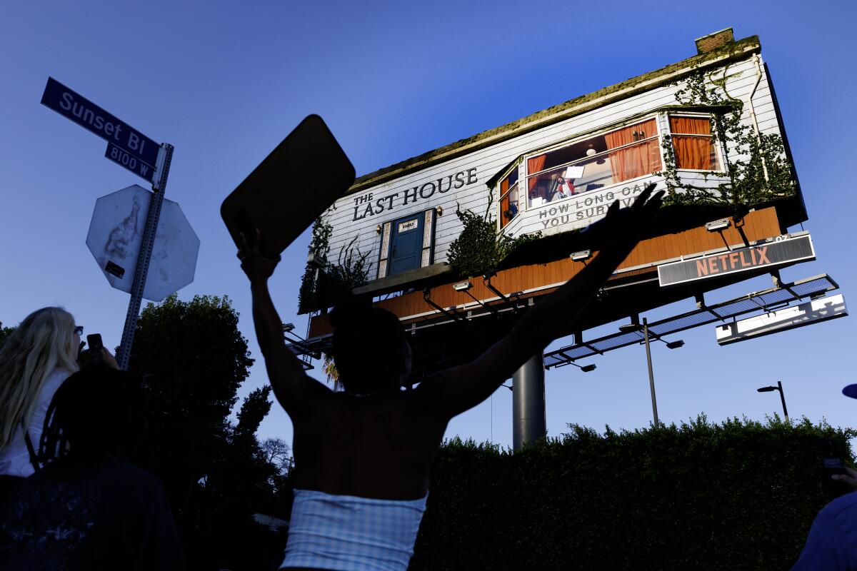 Unconventional Billboard Stunt Captivates Los Angeles