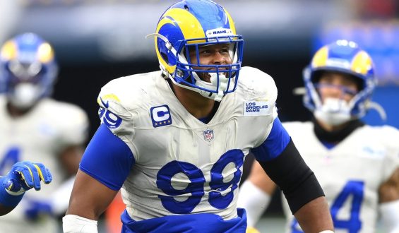 Aaron Donald’s Uncertain Return to Los Angeles Rams