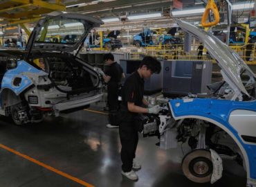 Bolivian President Proposes New Economic Laws to Boost Investment