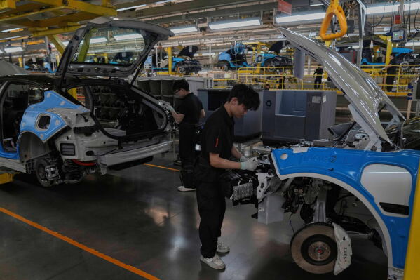Bolivian President Proposes New Economic Laws to Boost Investment
