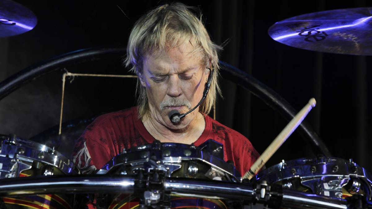 Legendary ZZ Top Drummer Frank Beard Passes Away at 77