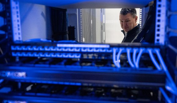 U.S. Considers Ban on Chinese Optical Transceivers in Data Centers