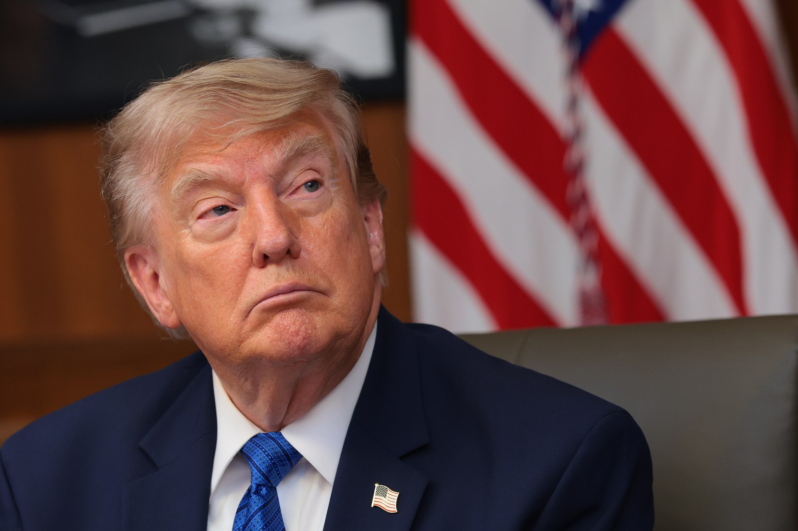 Americans’ Confidence in Economy Drops before Midterms